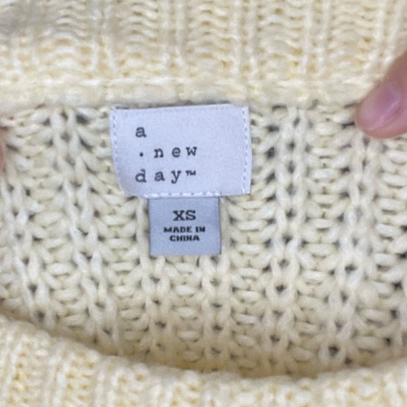 Yellow knit sweater - Picture 4 of 5